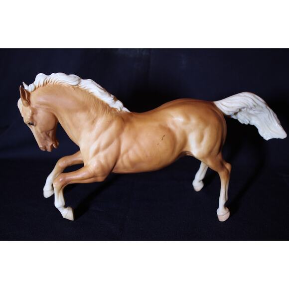 Vintage Breyer Horse #33 Fighting Stallion Matte 1970-1973 - Picture 1 of 4